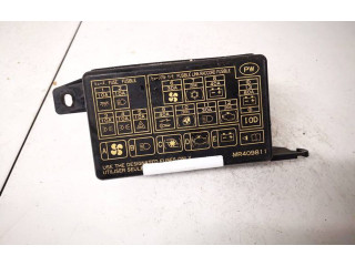 Блок предохранителей mr409811 Mitsubishi Pajero Sport I