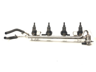 Топливная рампа 06A133317E   Audi A3 S3 8L  