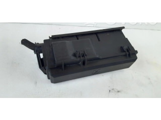 Блок предохранителей Jeep Cherokee