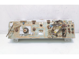 Přístrojová deska Nissan King Cab 1987