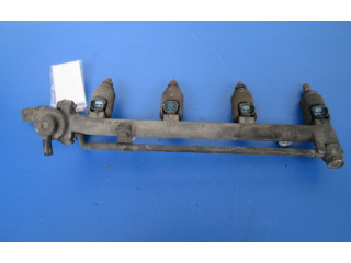 Топливная рампа    Mazda 626   для двигателя ---