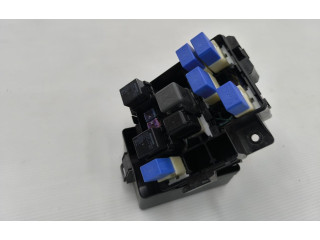 Pojistková skříňka Infiniti FX 2012