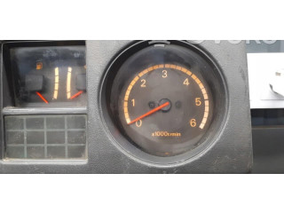 Přístrojová deska Mitsubishi Pajero 1987 MB386588