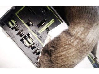 Блок предохранителей 93363141 Opel Meriva A