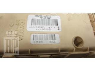 Блок предохранителей  8274105050, 08021216370303   Toyota Corolla Verso AR10    