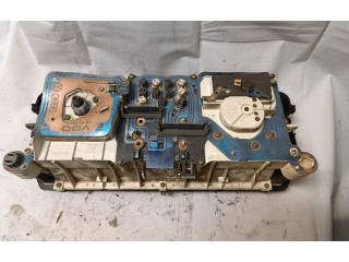 Přístrojová deska Audi 80 90 B2 1985 88471064, 81117185