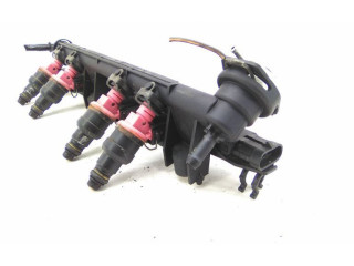 Топливная рампа 7700870914   Renault Clio II  