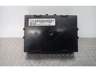 Блок предохранителей 8200652286   Renault Clio I    