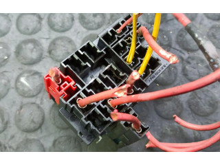 Блок предохранителей 7703297565   Renault Clio II    