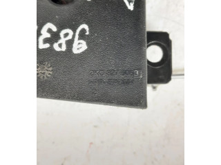 Zámek zadních dveří 2K0827506B Volkswagen Caddy 2007