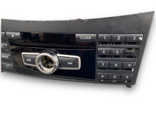 Радио/ проигрыватель CD/DVD / навигация