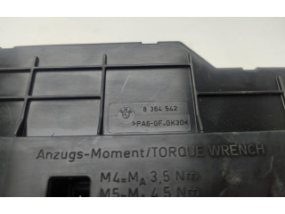 Блок предохранителей 8364542   BMW X3 E83    