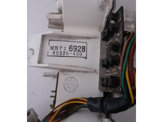 Přístrojová deska Mitsubishi Pajero 1990 MB716928