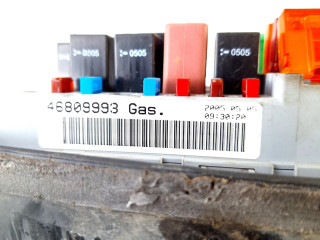 Блок предохранителей 46809993, 0505 Fiat Albea