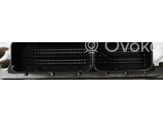 Блок управления двигателя Mitsubishi Carisma