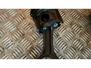 Píst BMW 3 E90 E91 pro naftový motor 2.0 N47