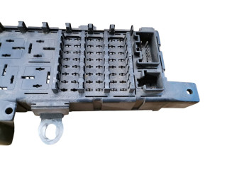 Блок предохранителей 8637841, 518323324 Volvo S60