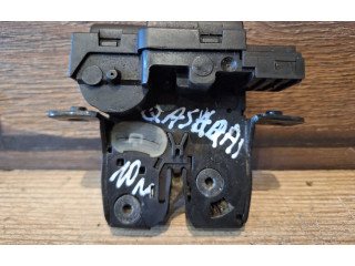 Zámek zadních dveří Nissan Qashqai+2 2012