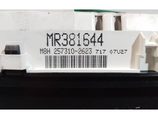 Přístrojová deska  Mitsubishi Pajero 2000 MR381644, 2573100623  