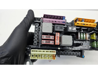 Pojistková skříňka 2049001002, 2045458832 Mercedes-Benz C W204 2009