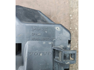 Блок предохранителей  9494210   Volvo V70    