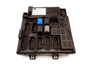 Блок предохранителей 6905228, 8378113   BMW Z4 E85 E86    