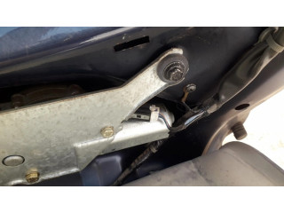 Моторчик заднего дворника Mitsubishi Carisma