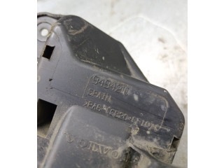 Блок предохранителей  9494210   Volvo V70    