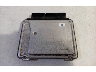 Блок управления двигателя    Audi Q3 8U
