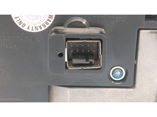 Радио/ проигрыватель CD/DVD / навигация