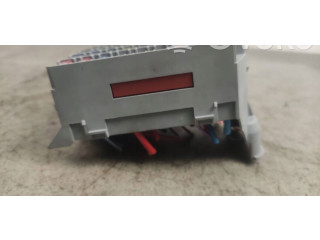 Блок предохранителей  9162439   Volvo S80    