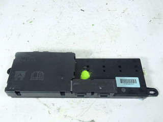 Блок предохранителей 318986023 Jaguar XJ X351