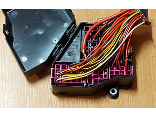 Блок предохранителей 8D2941824 Audi A6 S6 C6 4F