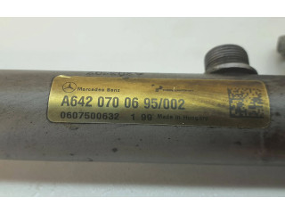 Магистральная трубка топлива A6420700695, 0607500632   Mercedes-Benz  ML W164  2005 - 2011 года