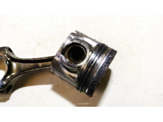 Píst Toyota Corolla Verso E121 pro naftový motor 2.0