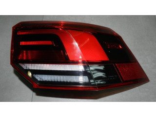 Задний фонарь в кузове