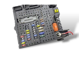Блок предохранителей  8688264, 12217789   Volvo V70    