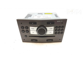 Радио/ проигрыватель CD/DVD / навигация