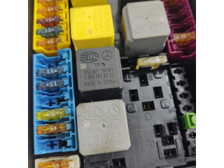 Блок предохранителей A0009827723, A0009828323   Mercedes-Benz A W176    