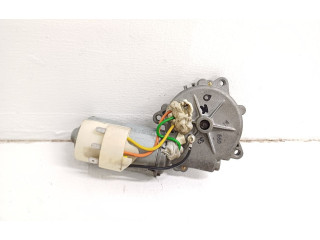 Моторчик заднего дворника 1358011    Volvo 940