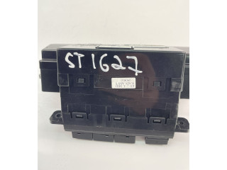 Дисплей    957101H700   KIA Ceed