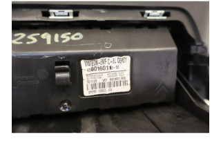 Радио/ проигрыватель CD/DVD / навигация 4390160113 Peugeot Partner III