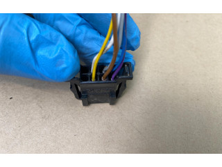 Зеркало электрическое Skoda Fabia Mk3 (NJ) 2015 - 2021 года