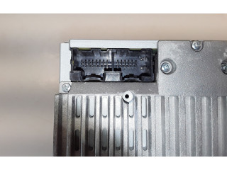 Радио/ проигрыватель CD/DVD / навигация