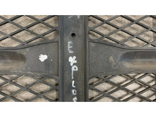 Верхняя решётка Ford Explorer  F87B8B079ABW      