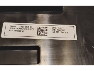 Радио/ проигрыватель CD/DVD / навигация