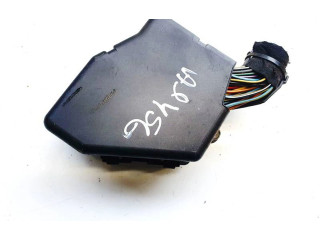 Блок предохранителей     Skoda Octavia Mk1 (1U)    