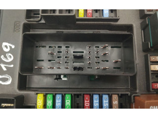 Pojistková skříňka 23180898, U169 Chevrolet Corvette C7 2015