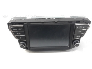 Радио/ проигрыватель CD/DVD / навигация