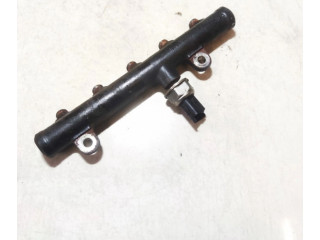 Топливная рампа 9681649580   Volvo V50  